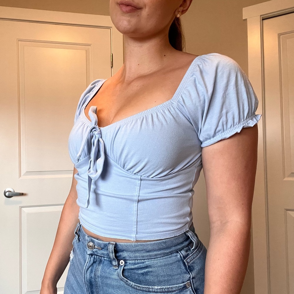 Garage Puff Sleeve Crop Top - Picture 2 of 8
